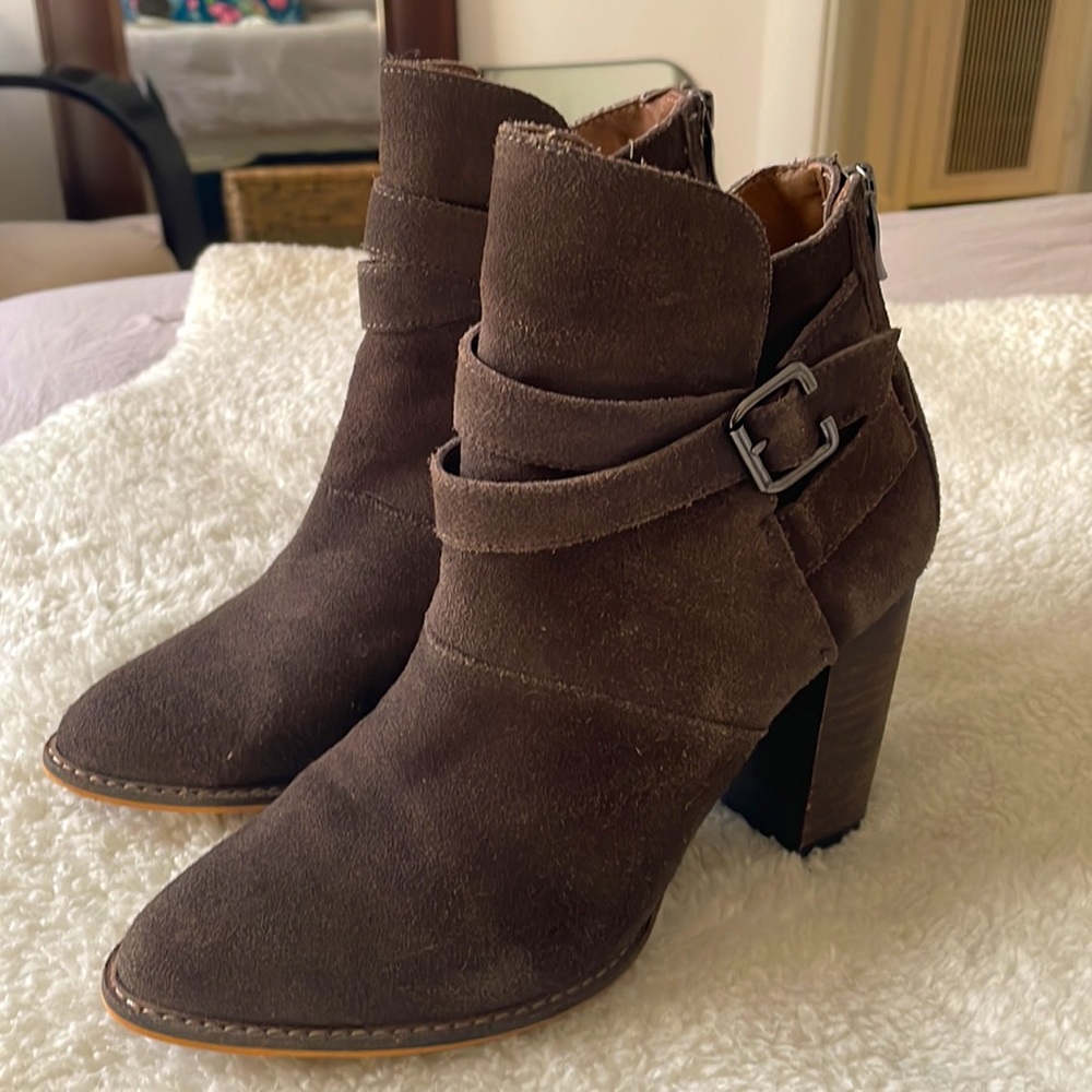 Chinese Laundry dark brown ankle bootie size 8.5 - Picture 2 of 2